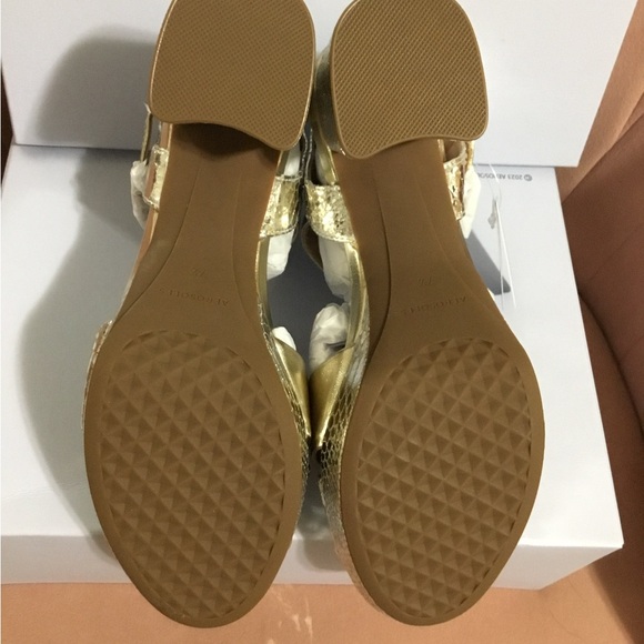 Aerosoles Cosmos Platform Leather Heel - Picture 7 of 8